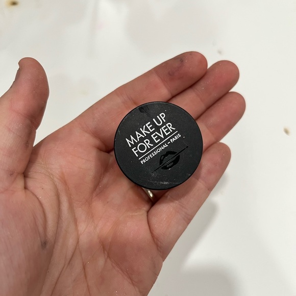 Makeup - Picture 16 of 16